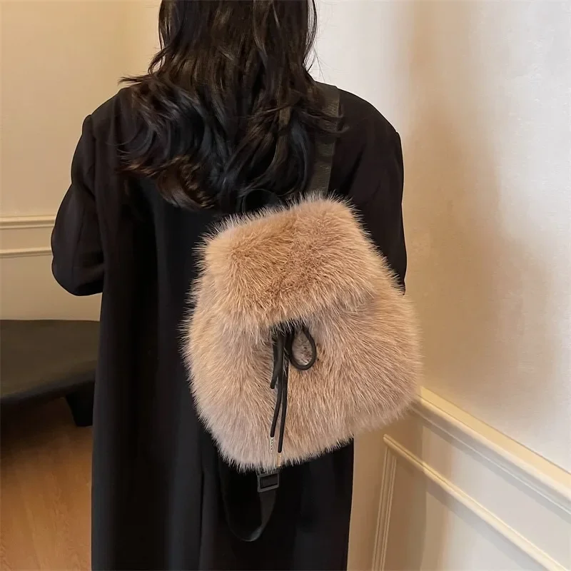 

Autumn and Winter Plush Bag for Women 2024 New Fashionable and Stylish Plush Bag High End and Versatile Backpack Bolsos De Moda