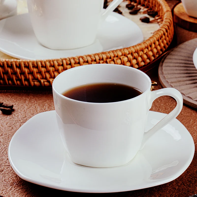 

Наборы посуды из белого костяного фарфора, бытовые высококачественные кофейные кружки с ручкой, английский стиль, послеобеденный чай, изысканное блюдо для фруктового десерта