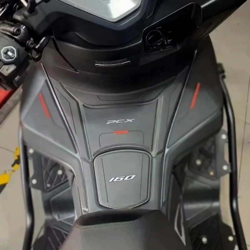 

Motorcycle Protective Sticker Kit, Fuel Tank Knee Grips, Non-Slip Sticker for Honda PCX 160 2025, Scratch-Resistant Decal