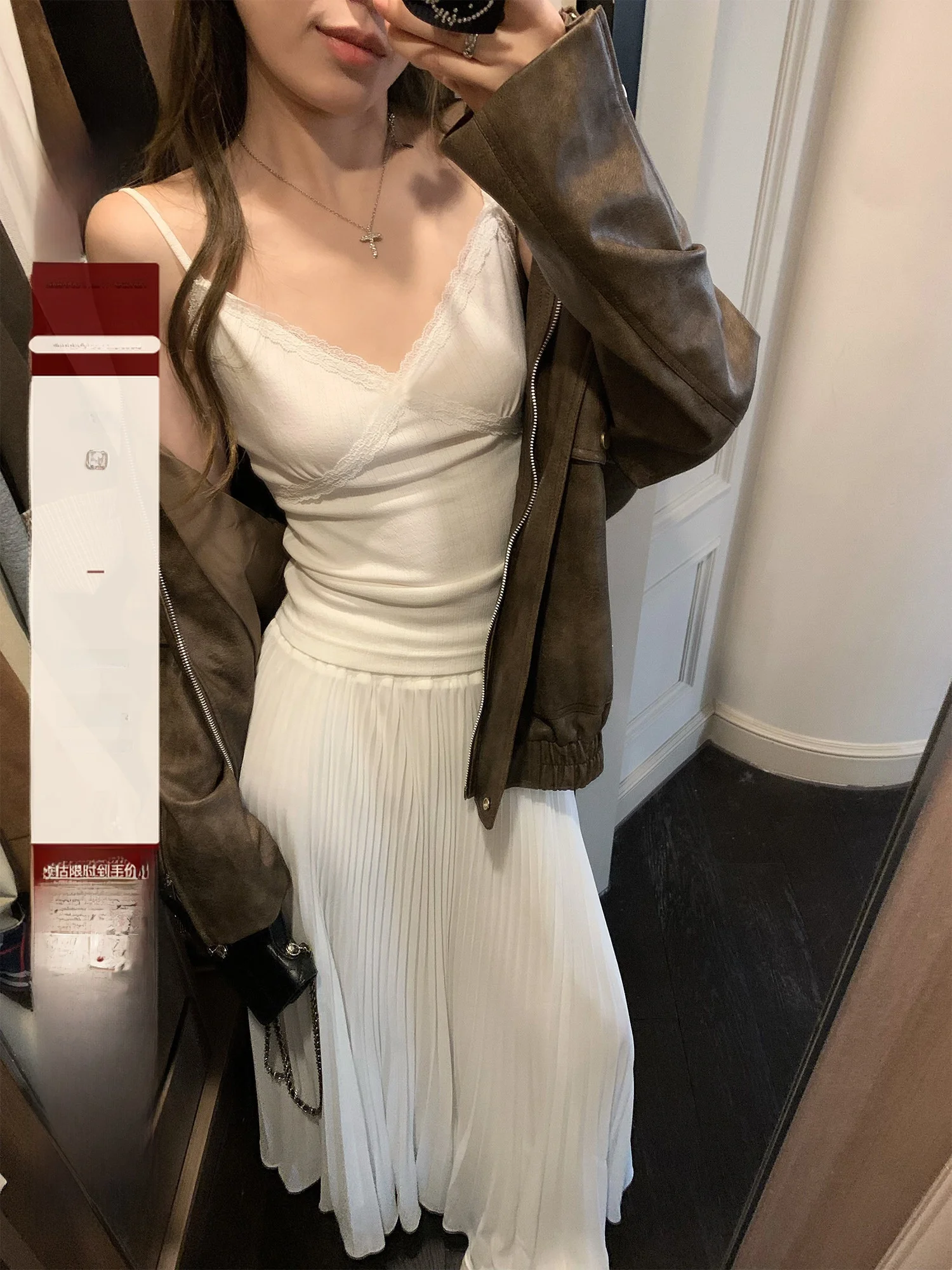 

Hhi White Lace Strap Vest Women's Slim Fit Base Layer Svel Top Casual Sle Faionable Inner Wear for Young Girls