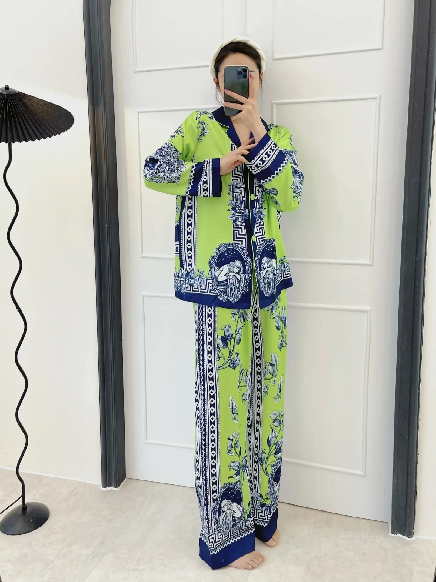 

Loose Silk Pajamas for Women 2 Pieces Set Long Sleeve Printed Shirt Long Pants Sexy Sleepwear Woman Home Clothes Trouser Suit