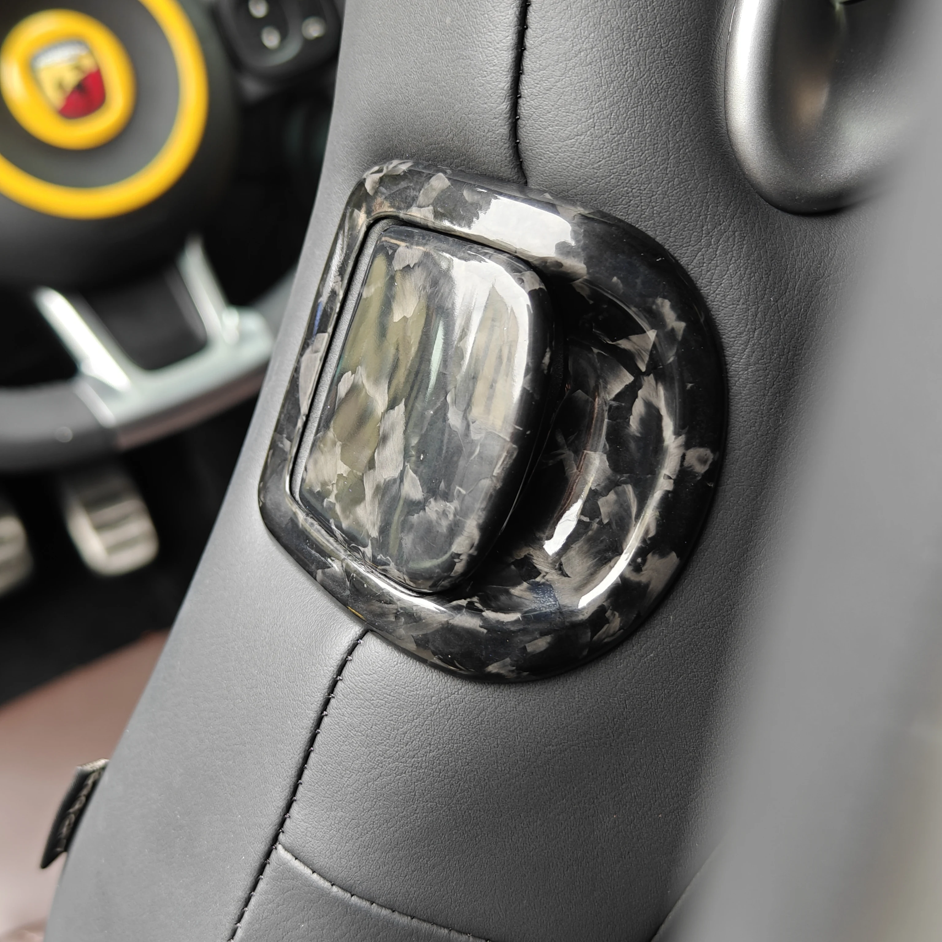 

Новый чехол на заднее сиденье из натурального углеродного волокна 3K с саржевой ручкой для Fiat 500 Abarth 595 695