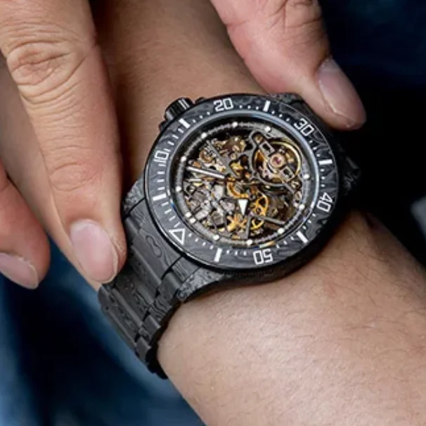 

CRONUSART Мужские автоматические часы 42 мм Корпус из углеродного волокна, ремешок и безель Механические наручные часы 5ATM Светящийся сапфировый скелетонизированный циферблат