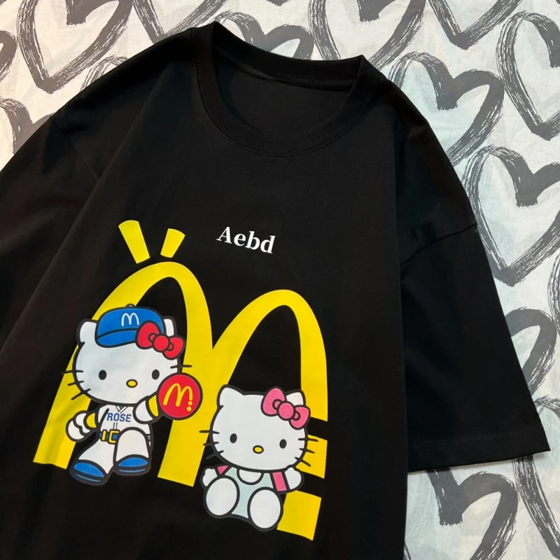 

Мини-майка Hello Kitty с короткими рукавами и милым свободным принтом, новый повседневный летний удобный стильный топ для пар Y2K в стиле ретро