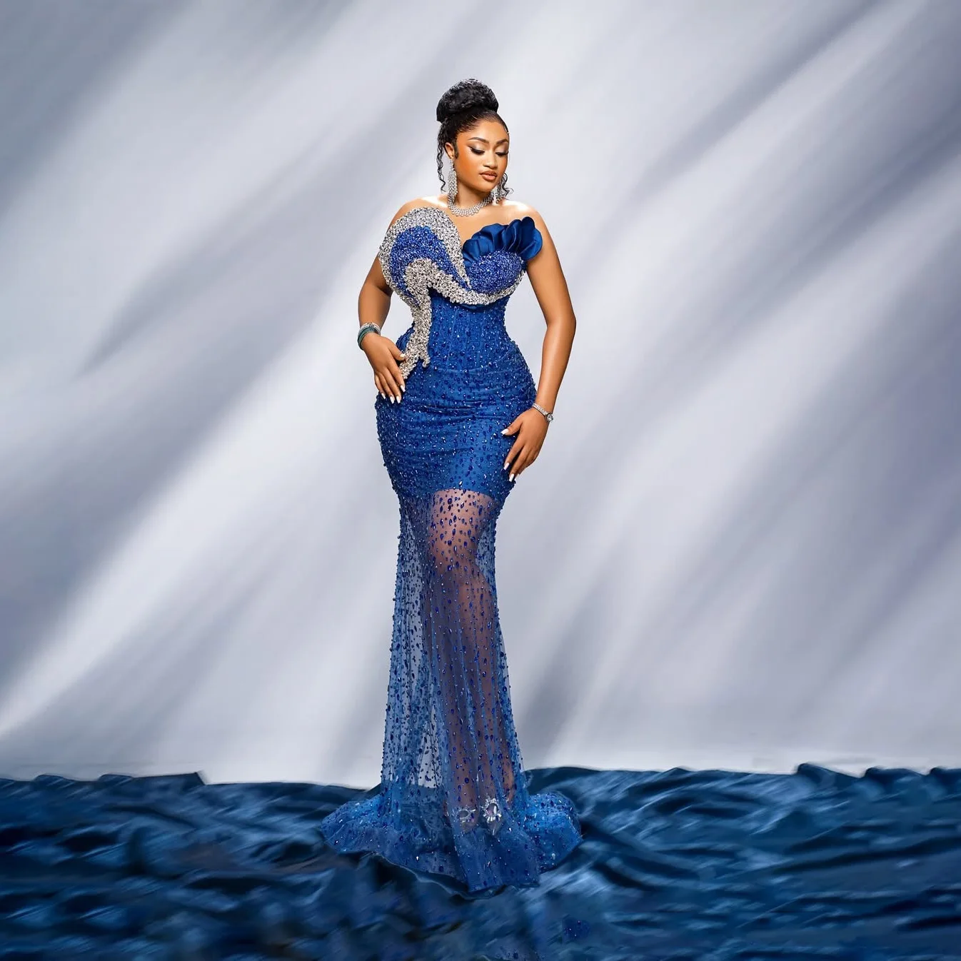 فستان سهرة على شكل قلب من Aso Ebi فساتين حفلة موسيقية زرقاء أفريقية شفافة مطرز بالخرز فستان حفلات رائع بدون أكمام من حجر الراين