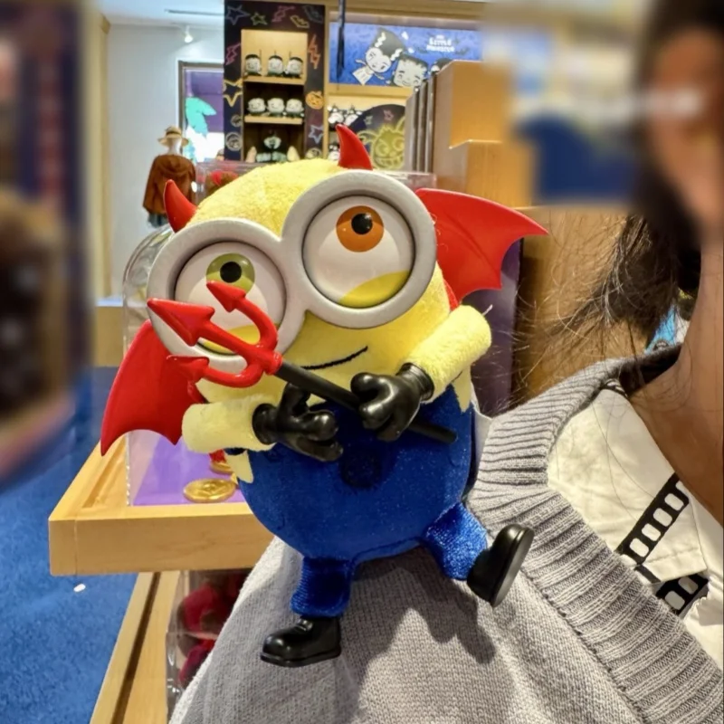 

Genuine Universal Studios Minions Halloween Devil Bob Plush Standing Shoulder Magnetic Suction Doll Luminous Toys Halloween Gift