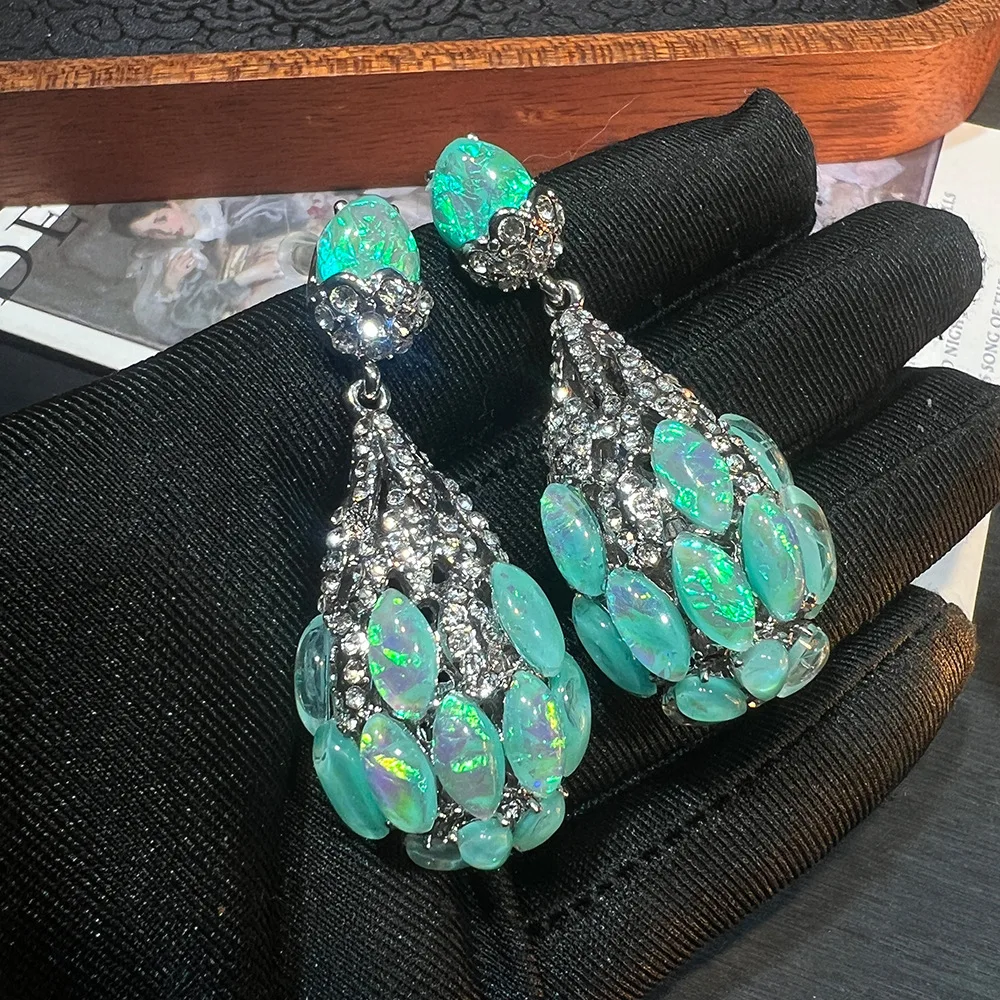 Fashionable Vintage Tear Drop Earrings Colorful Queen Heavy Work Small Audience Design  Vintage Earrings