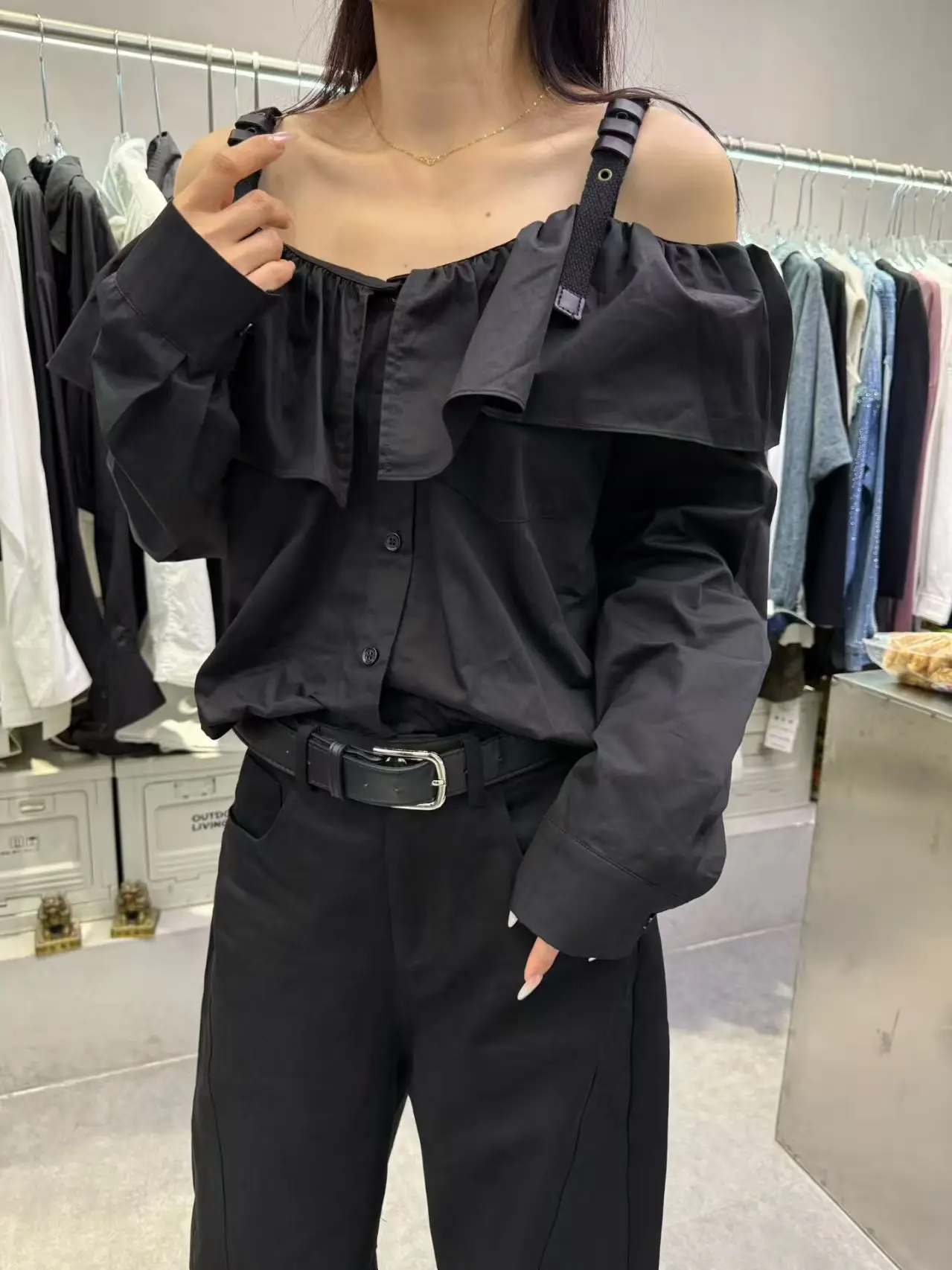 

Spring 2026 Women's Loose Fit irt with Ruffle Detail One oulder Design Slimming Faionable Top European Sle Long Sve