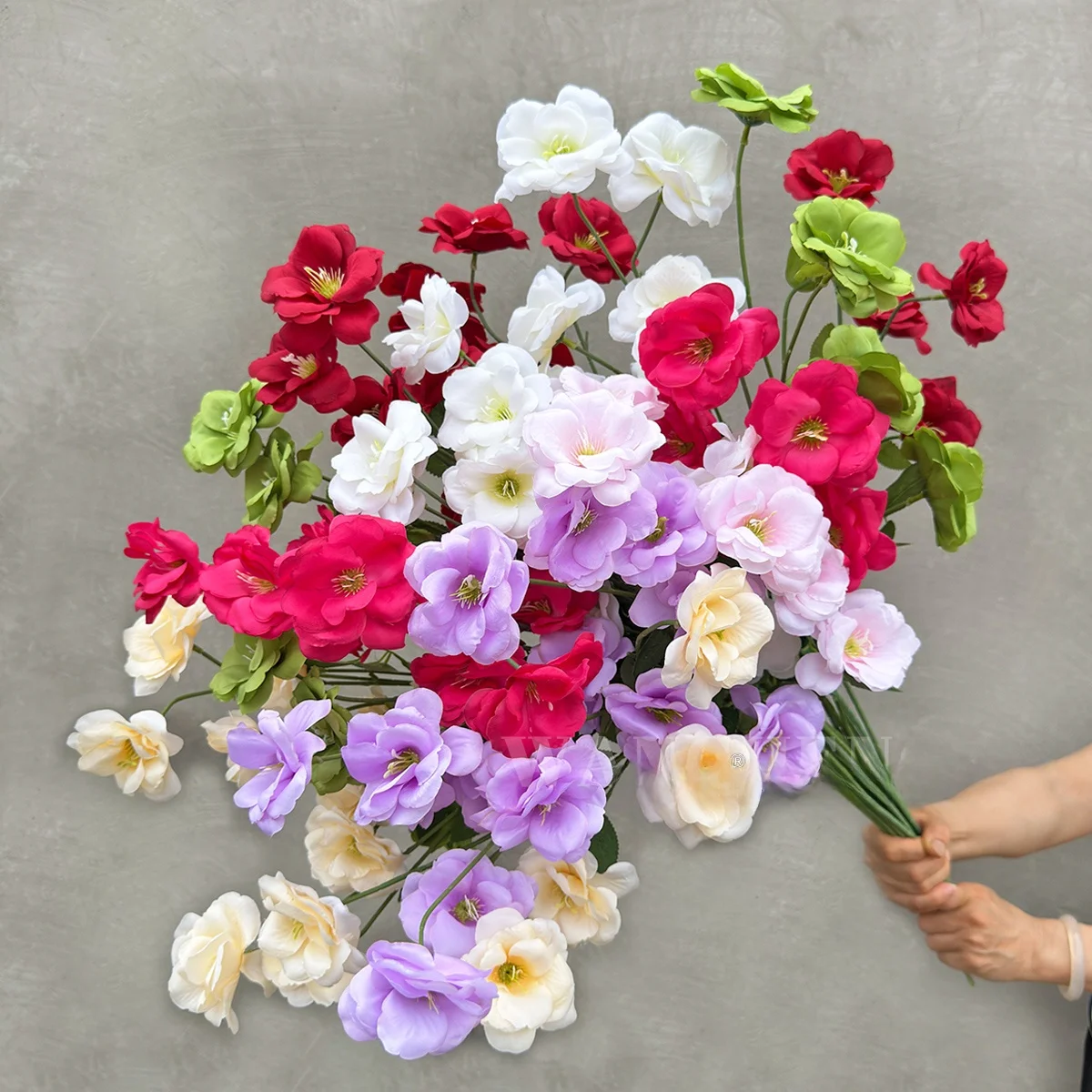 

Романтические искусственные цветы хризантемы с пятью головками, декоративные настенные цветы для свадьбы, шелковые цветы для свадебной церемонии