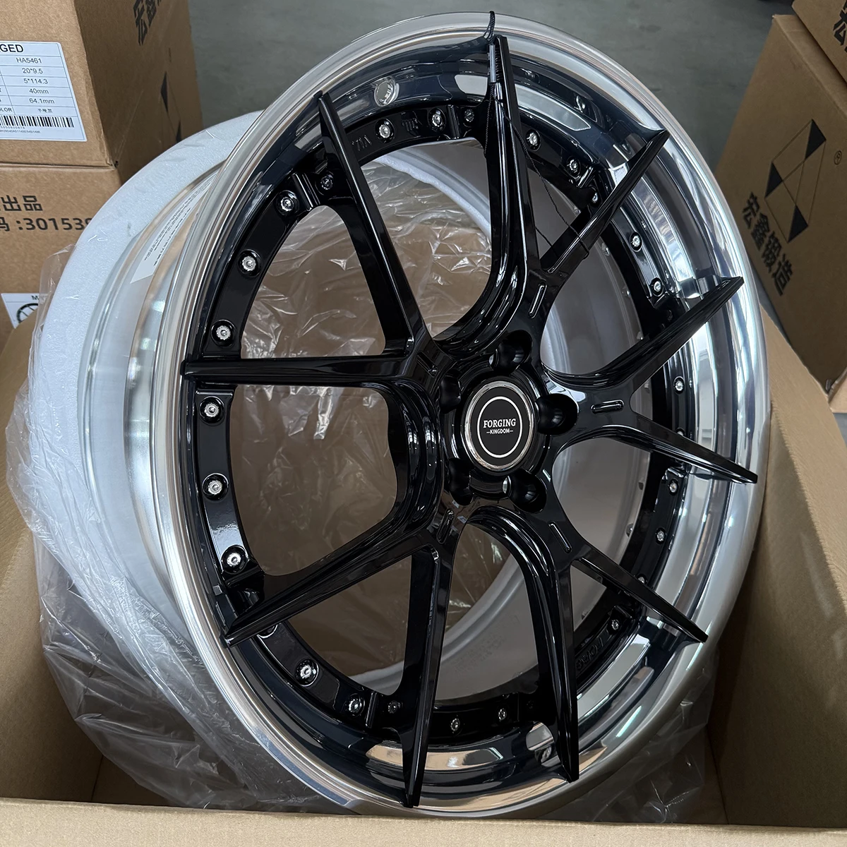 On Sale New 2-Piece Forged 17-26 Inch Passenger Car Wheels 5*112 5*114.3 5*120 Axle Spacing Aluminium Alloy 40mm ET 98mm PCD
