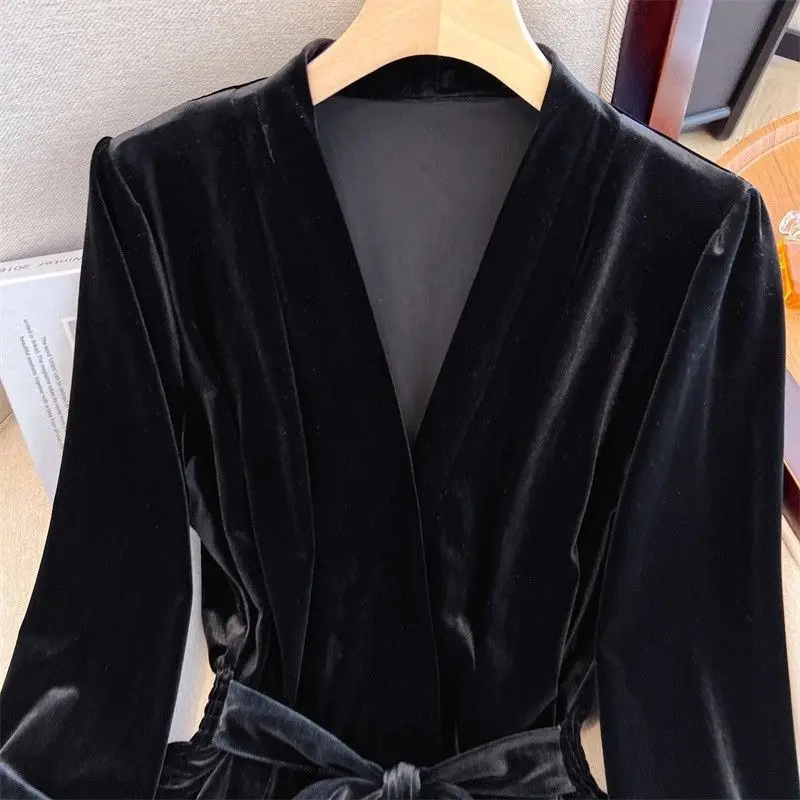 

Темпераментный бархатный женский топ с длинными рукавами, осенне-зимняя новая облегающая высококачественная рубашка на бретелях