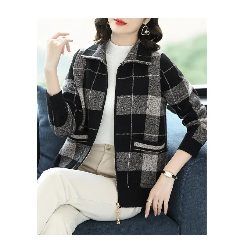 سترة نسائية محبوكة 2025 شعبية جديدة للخريف والشتاء متعددة الاستخدامات بسحاب منقوشة على الطراز الغربي #3