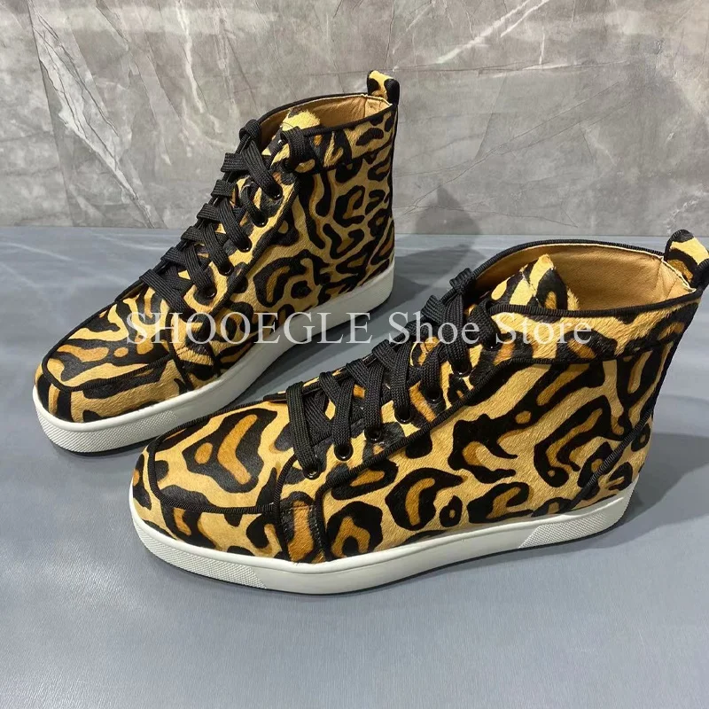 Włosie końskie wzór w cętki zamszowe męskie buty na co dzień Sneaker okrągłe Toe sznurowane męskie buty w nowym stylu wygodne wysokie płaskie buty