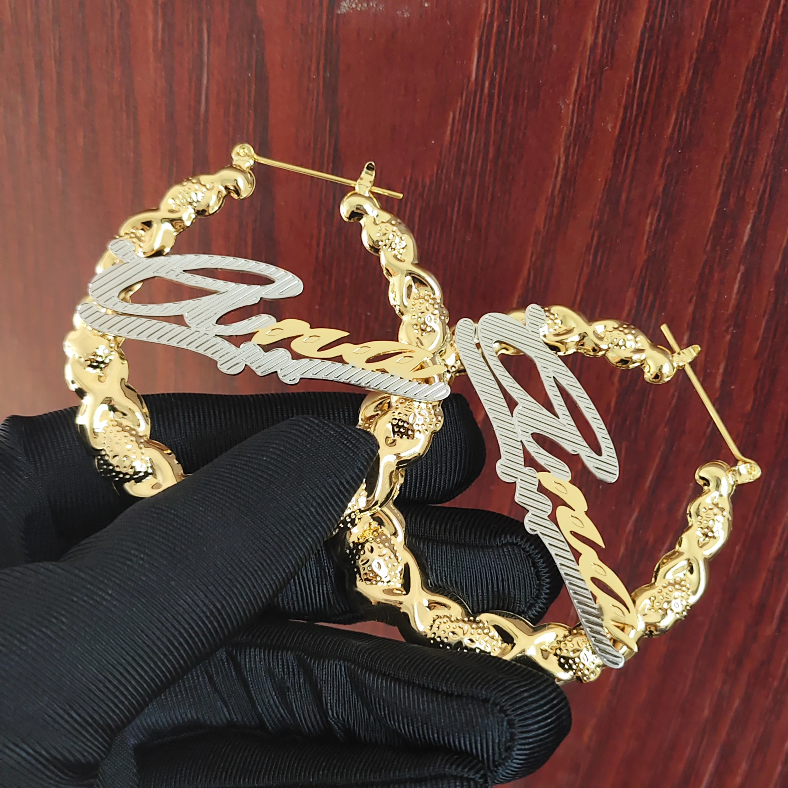 DHQH 卸売 パーソナライズネーム ツートーンイヤリング カスタムネーム ツートンカラー ラージイヤリング バレンタインデーギフト 工場直送