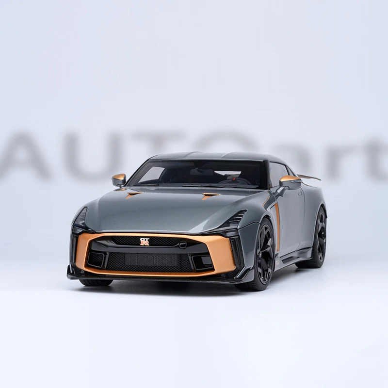 Nouveau AUTOart 1:18 Nissan GT-R50 par Italdesign (Liquid Kinetic Silver/Millenium Getic Sigma Gold) Alliage Diecast Collecemballages Car Models