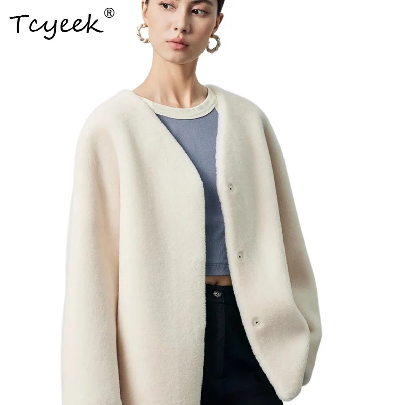 Tcyeek Pecora Autunno Inverno High End Trendy Scollo a V Beige Loose Fit Breve Cappotto di Pelliccia di Tosatura di Lana da Donna Fourrures Femme
