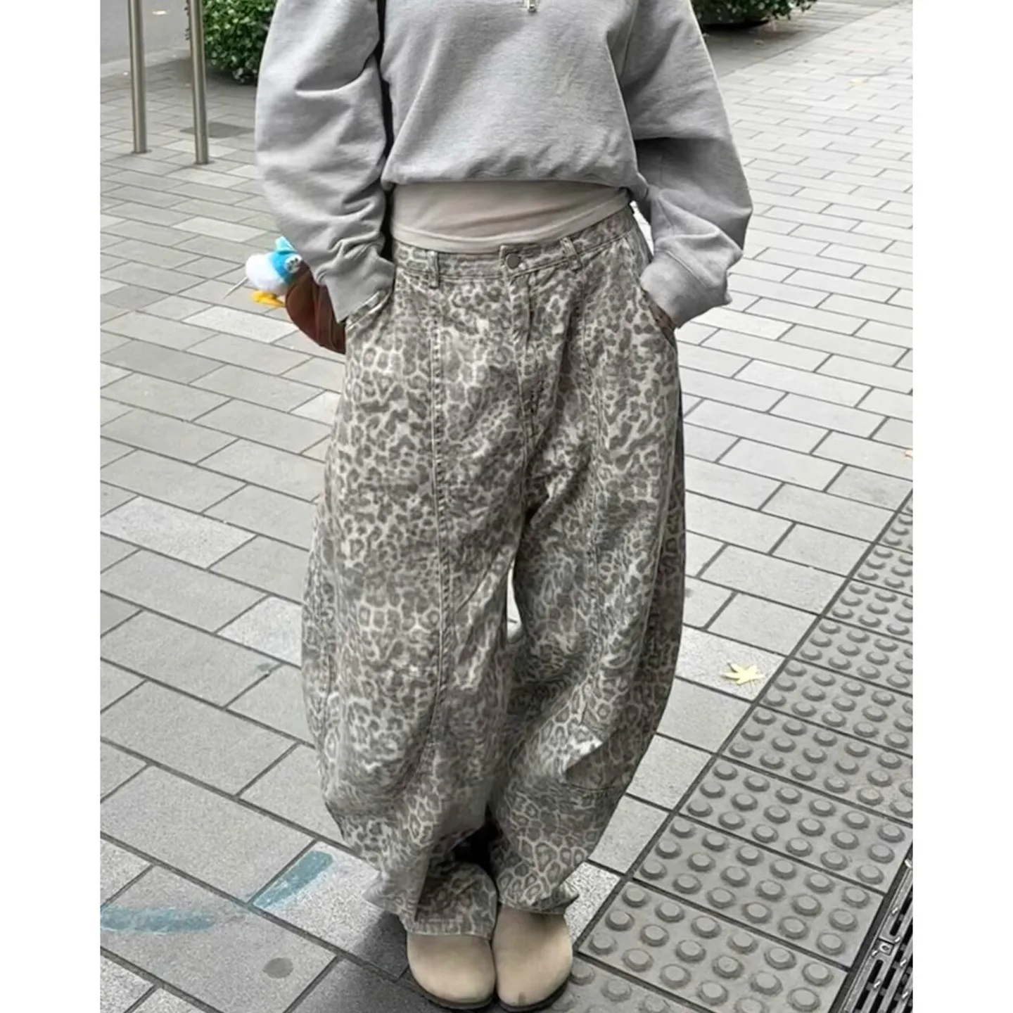 

Y2K Американские ретро джинсы с леопардовым принтом, женские джинсы с изогнутым ножом, летние уличные стильные свободные брюки длиной до пола для девочек