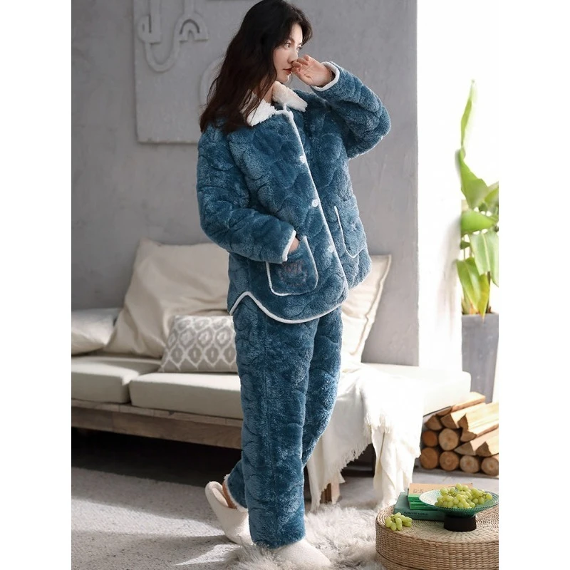 

2025 Pajamas Women's Winter Warm Coral Fleece Super Thick Three-layer Padded Lapel Fashion Cardigan Loungewear Set Comfortable
