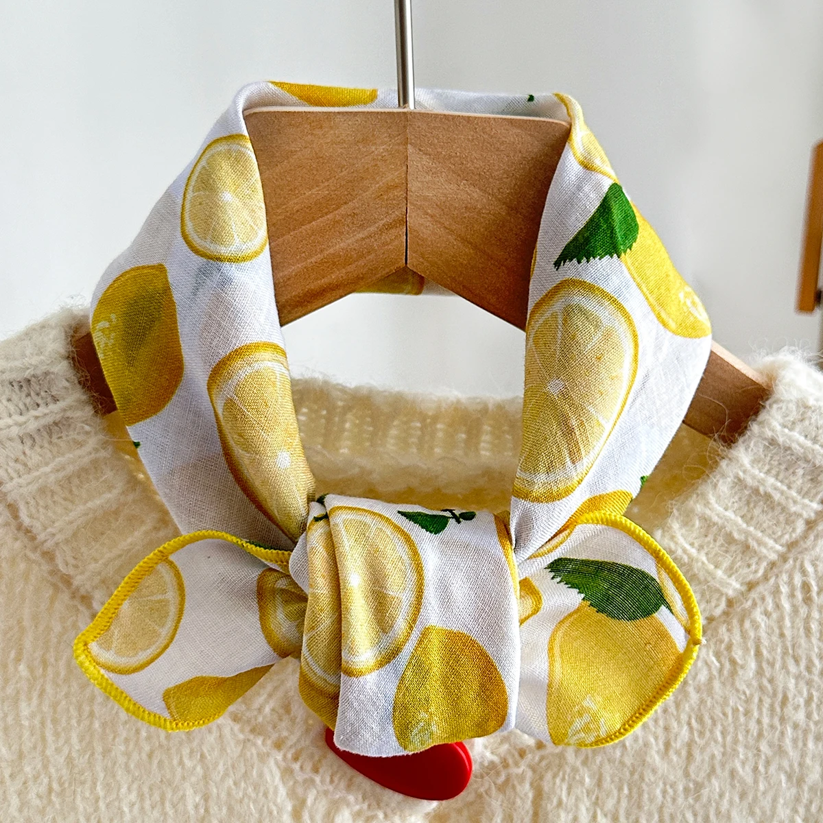 1 pezzo 53X53Cm Sciarpa quadrata stampata con limone fresco Turbante Sciarpa versatile europea e americana adatta per l'uso quotidiano