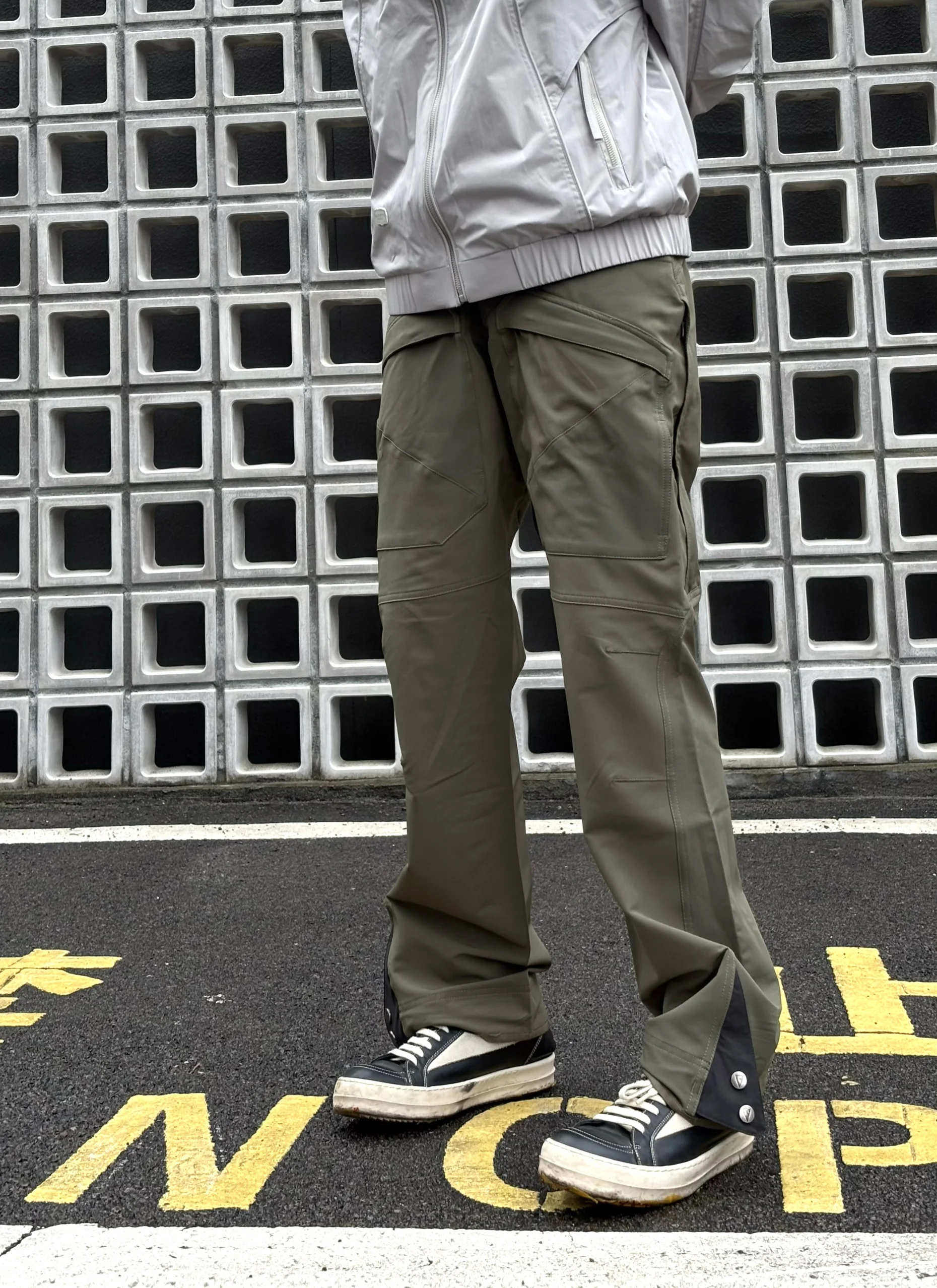 

Retro American Splice Waterproof Men's Straight Tube Winter Outdoor Casual Snow Pants Windproof Outdoor Functionality