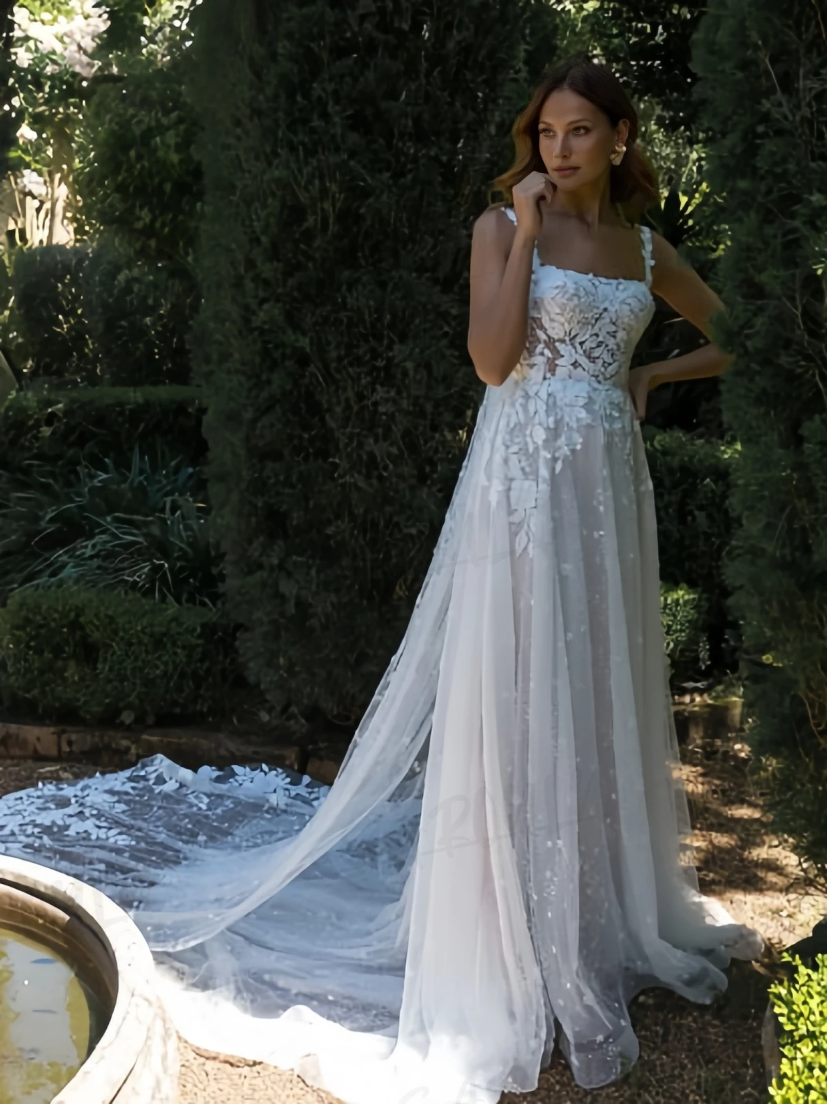 คลาสสิกผู้หญิงชุดแต่งงานยาวสแควร์คอลูกไม้ Appliques ภาพลวงตาที่กําหนดเองชุดเจ้าสาวชุดเจ้าสาวยาว