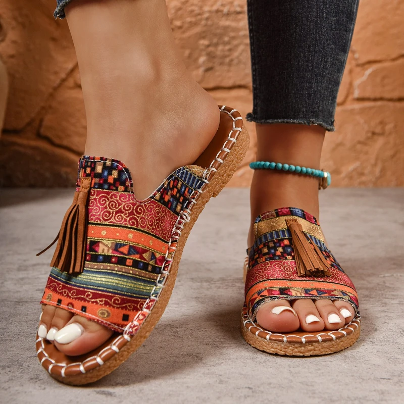 أحذية أطفال مسطحة جديدة مريحة وخفيفة الوزن لصيف 2025، شباشب غير رسمية عصرية متعددة الاستخدامات للشرفة الخارجية