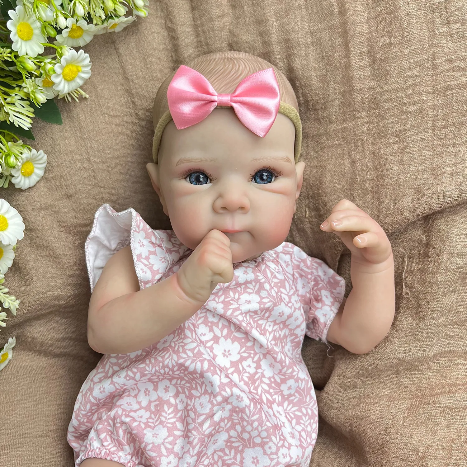 18 inch Real Look Reborn Baby Doll Toy with Cloth Body Lifelike 45 CM 3D Skin Lovely Doll Fashion Birthday Gift