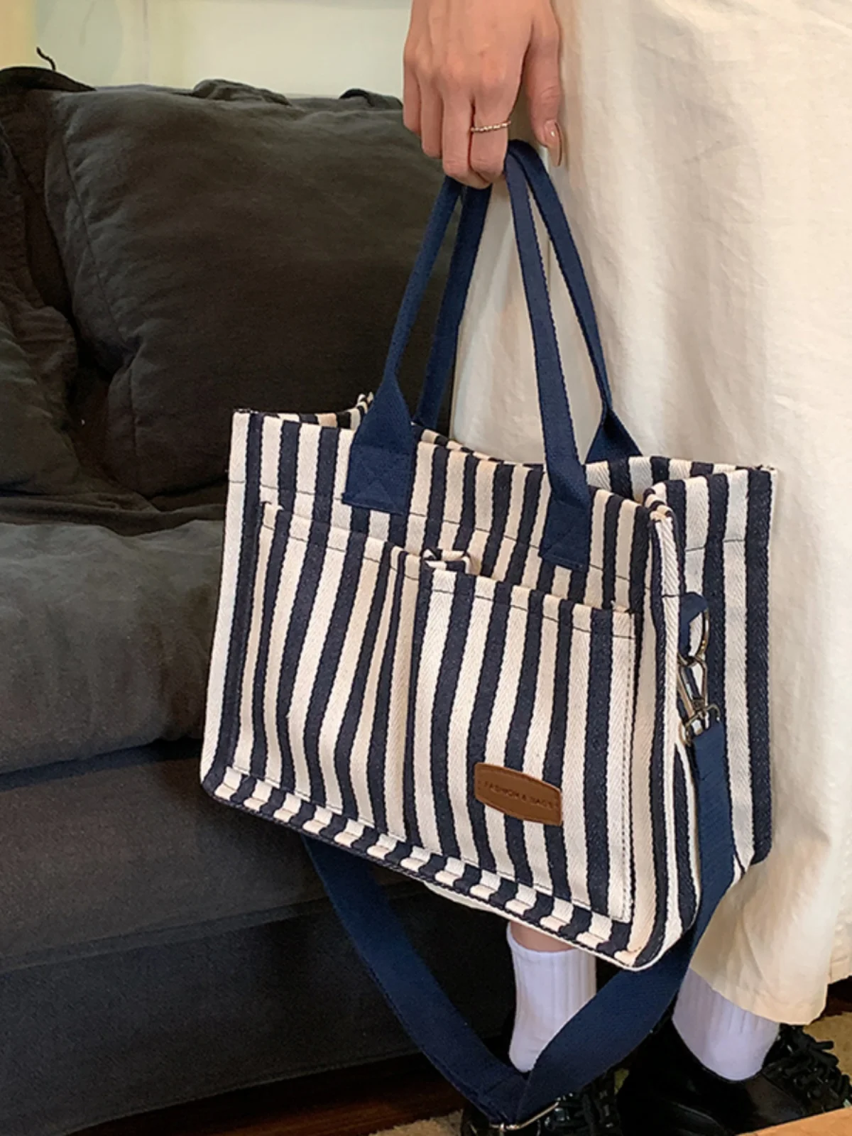 

Trendy Striped Canvas Tote Bag Large Capaci Commuter Women's Bag Crossbody Bag Faionable Handheld Tot Bag