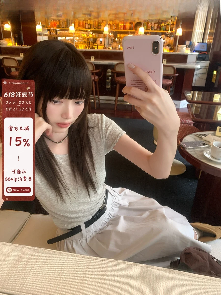 

Sinbounboun Elegant Knitted Short Sleeve Thin Women's T-Shirt Inner And Outer Wear round Neck Pure Color Top for Spring 2026
