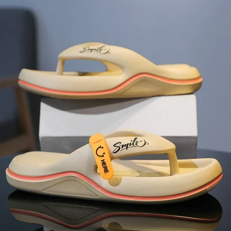 Infradito con plateau da uomo pantofole estive con suola morbida in EVA per uomo scarpe da spiaggia Casual all'aperto scarpe da bagno antiscivolo per la casa