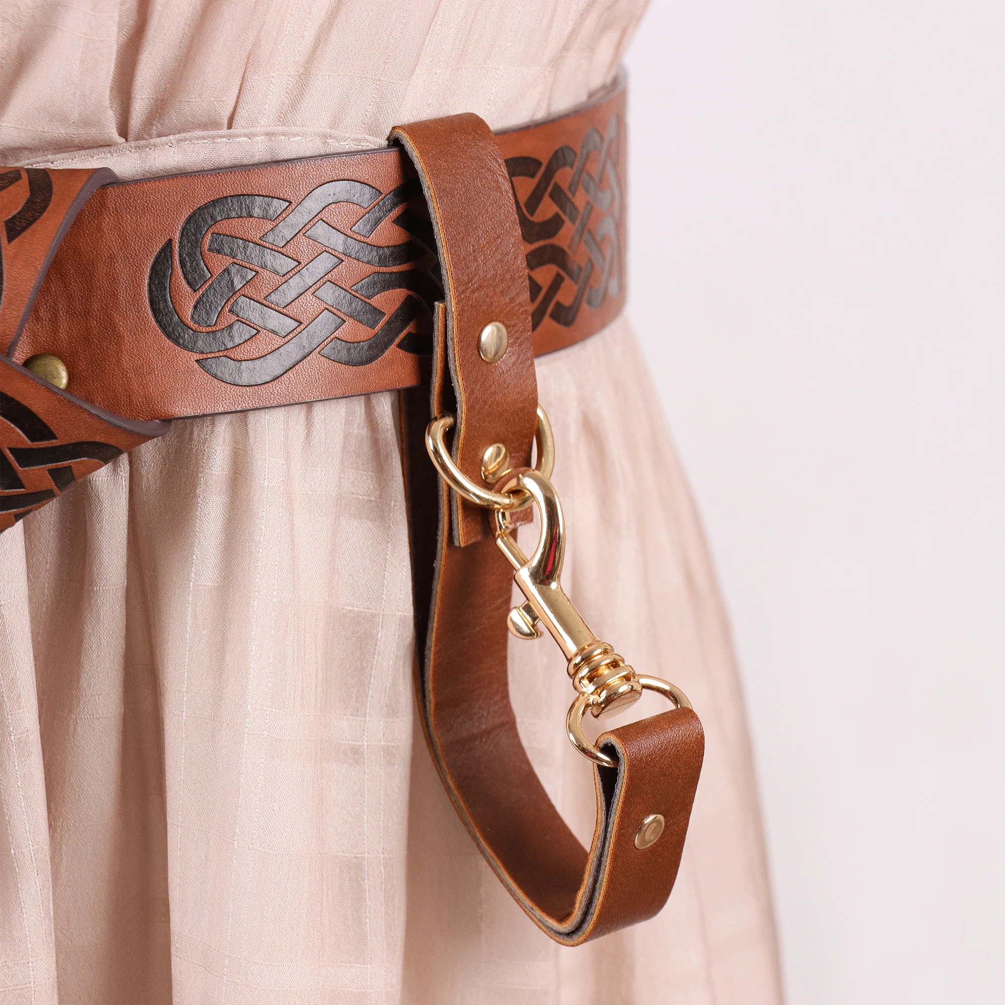 مجموعة مشابك حزام وتنورة كلاسيكية من عصر النهضة مكونة من قطعتين، حزام منقوش من جلد البولي يوريثان الصناعي وحامل أكواب، دعائم أزياء الهالوين التنكرية