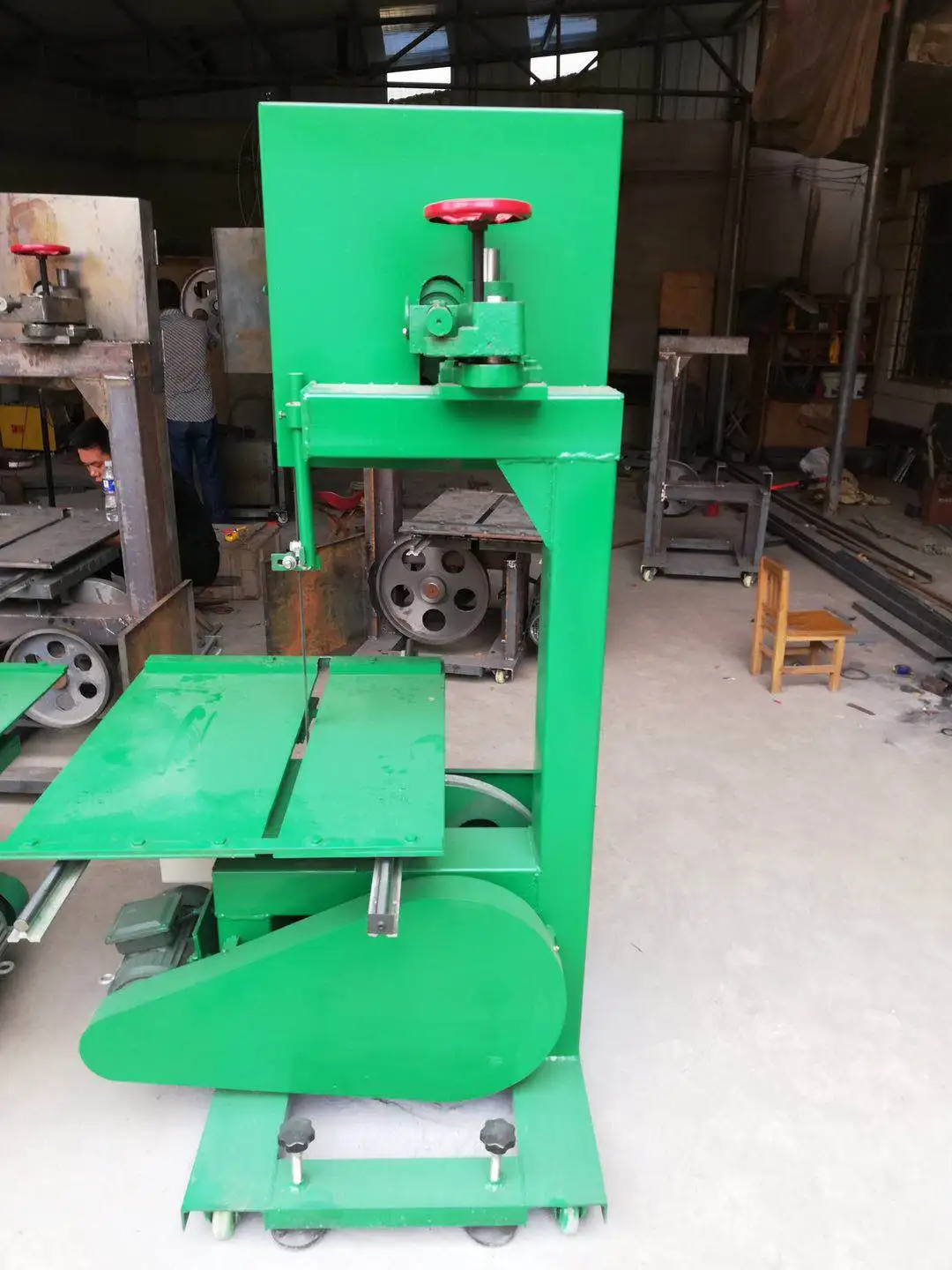 

Vertical Environmental protection Brick Cutting Machine Used for Various Wood Materials, Insulation Materials, Etc.