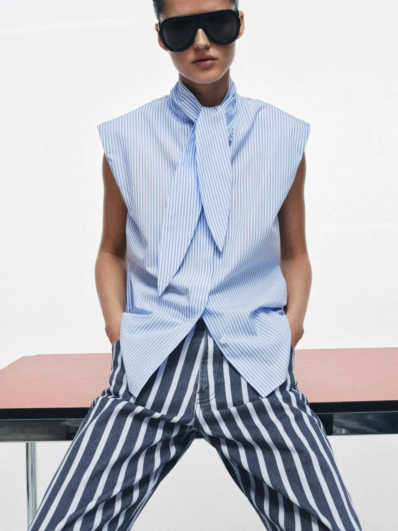 

Летняя новинка: женская блузка без рукавов с круглым вырезом, в полоску, с узлом, для девушек 18-25 лет, коллекция Лето 2026