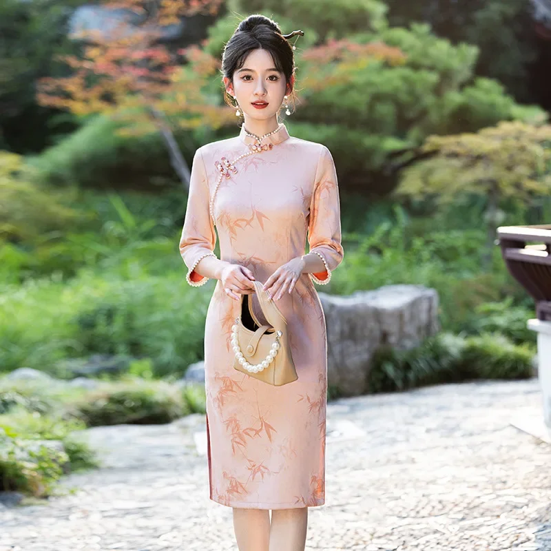 

Новое улучшенное китайское платье Ципао в молодом стиле средней длины, розовое замшевое платье Cheongsam для девочек