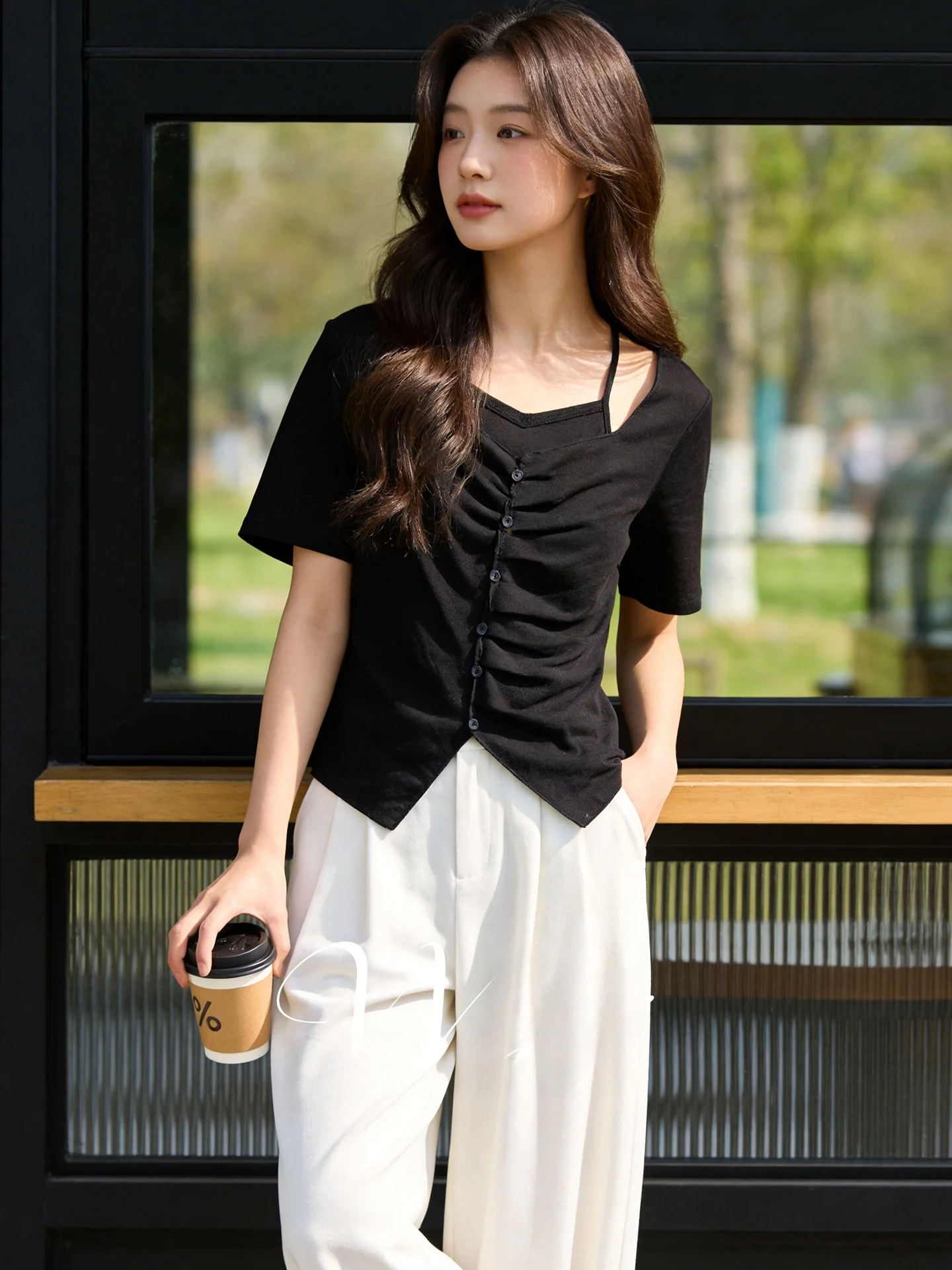 

Элегантный кружевной плиссированный топ с коротким рукавом для женщин, имитация двухслойной рубашки в стиле Pure Desire Sweet, шикарный дизайн, летняя модная внутренняя одежда