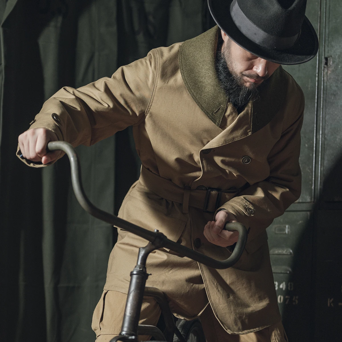 Czerwony płaszcz męski Red Bronson M938 Mainaw z długiej wełny, styl retro, płaszcz z motywem psa Bronson, modny, miejski, młodzieżowy płaszcz zimowy, dwurzędowy...