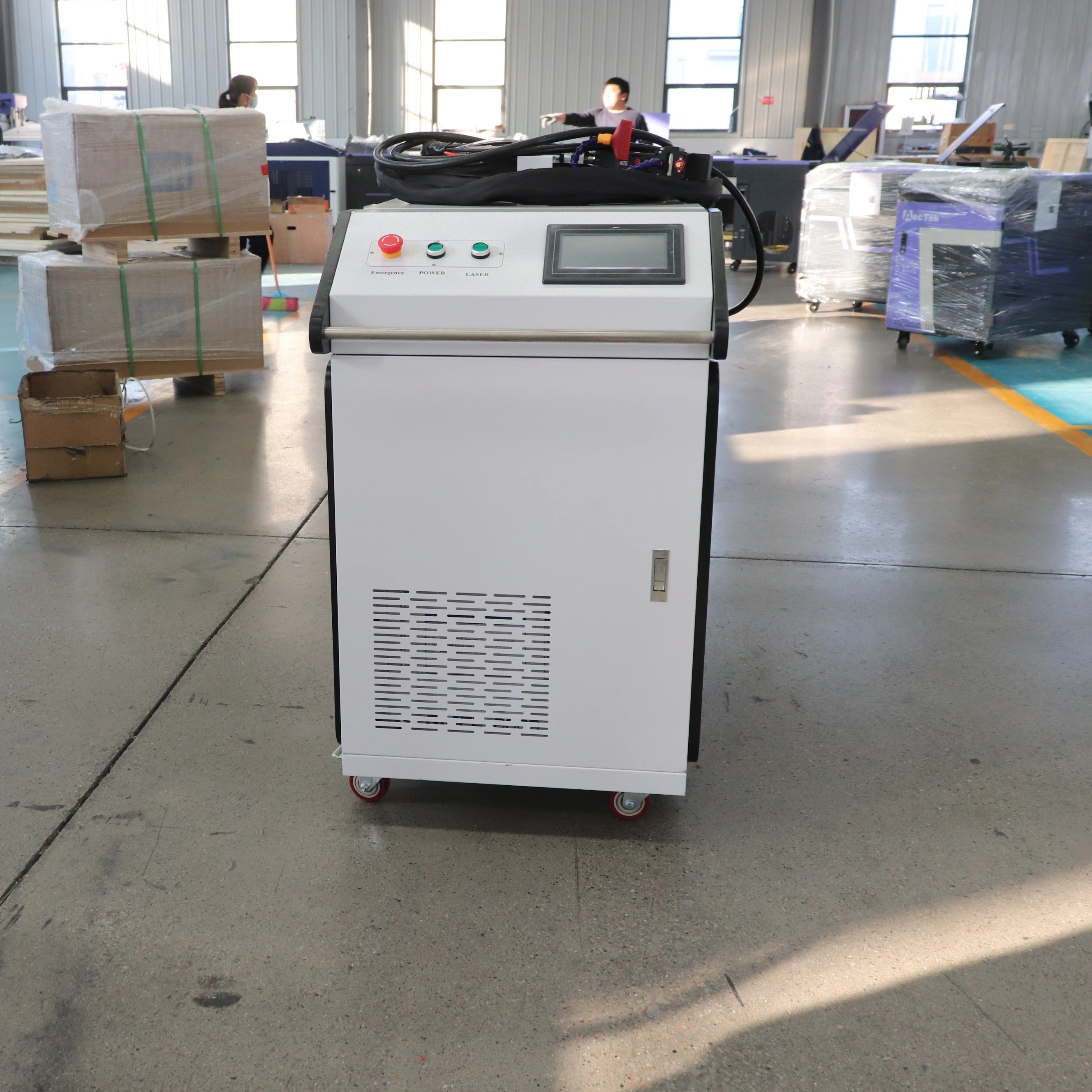 

Промышленный ручной лазерный очиститель 3000 Вт, 1500 Вт, 2000 Вт – Высокоэффективное удаление ржавчины и масла для крупномасштабной обработки металла