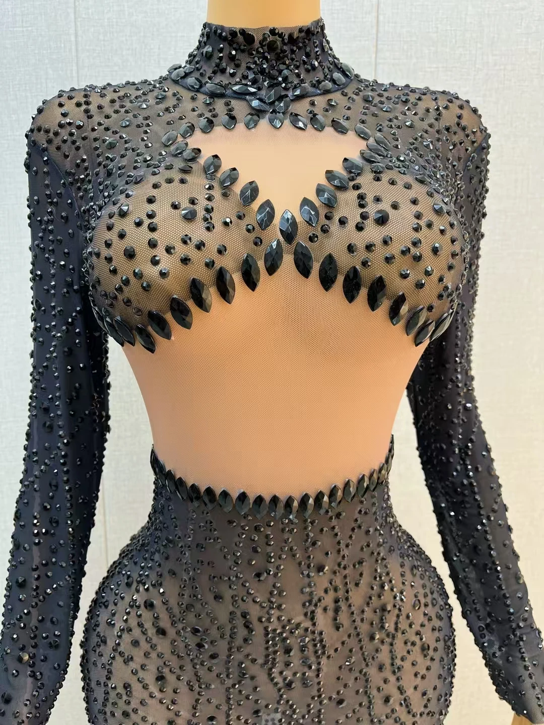 Sparkly Zwarte Strass Mesh Sheer Sexy Avondjurk Nachtclub Verjaardagsfeestje Elegante Lange Mouw Jurk Fotoshoot Wear Qinghu