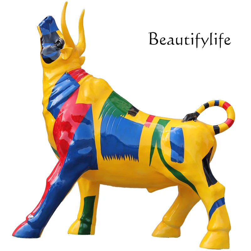 

New outdoor shopping mall sketch landmark fiberglass sculpture graffiti abstract cow landscape floor decoration large ornament