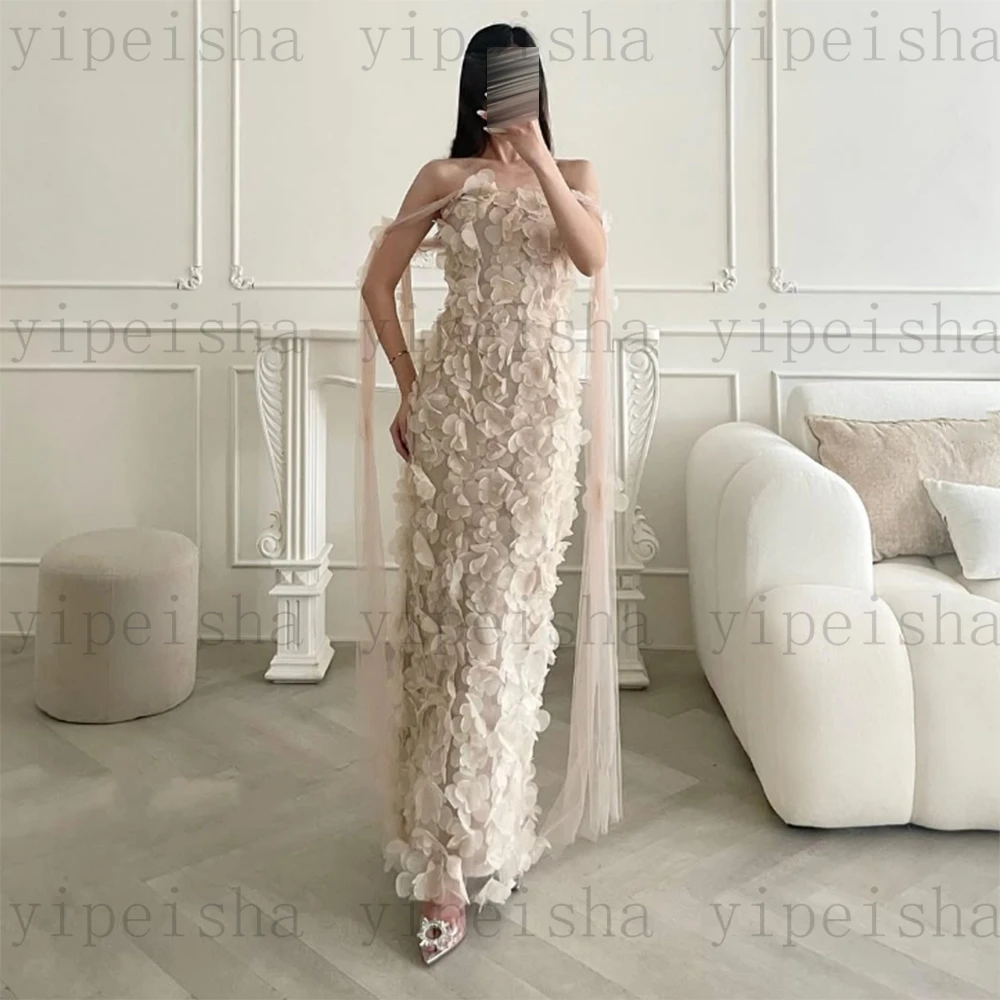 Maßgeschneiderte trägerlose Abendkleider, rückenfrei, Blumenapplikationen, Meerjungfrau-Abschlussballkleid, knöchellang, ärmellos, langes Partykleid