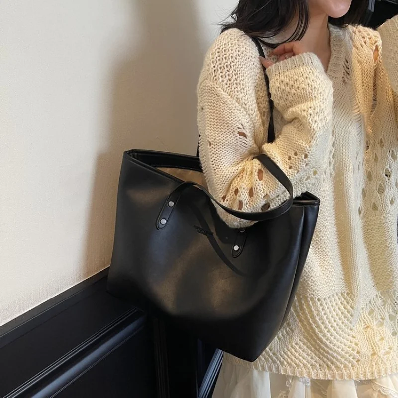 

Ярко-хрустая новинка 2025, женская роскошная брендовая кожаная сумка, известный дизайнер, популярная повседневная классическая сумка ​