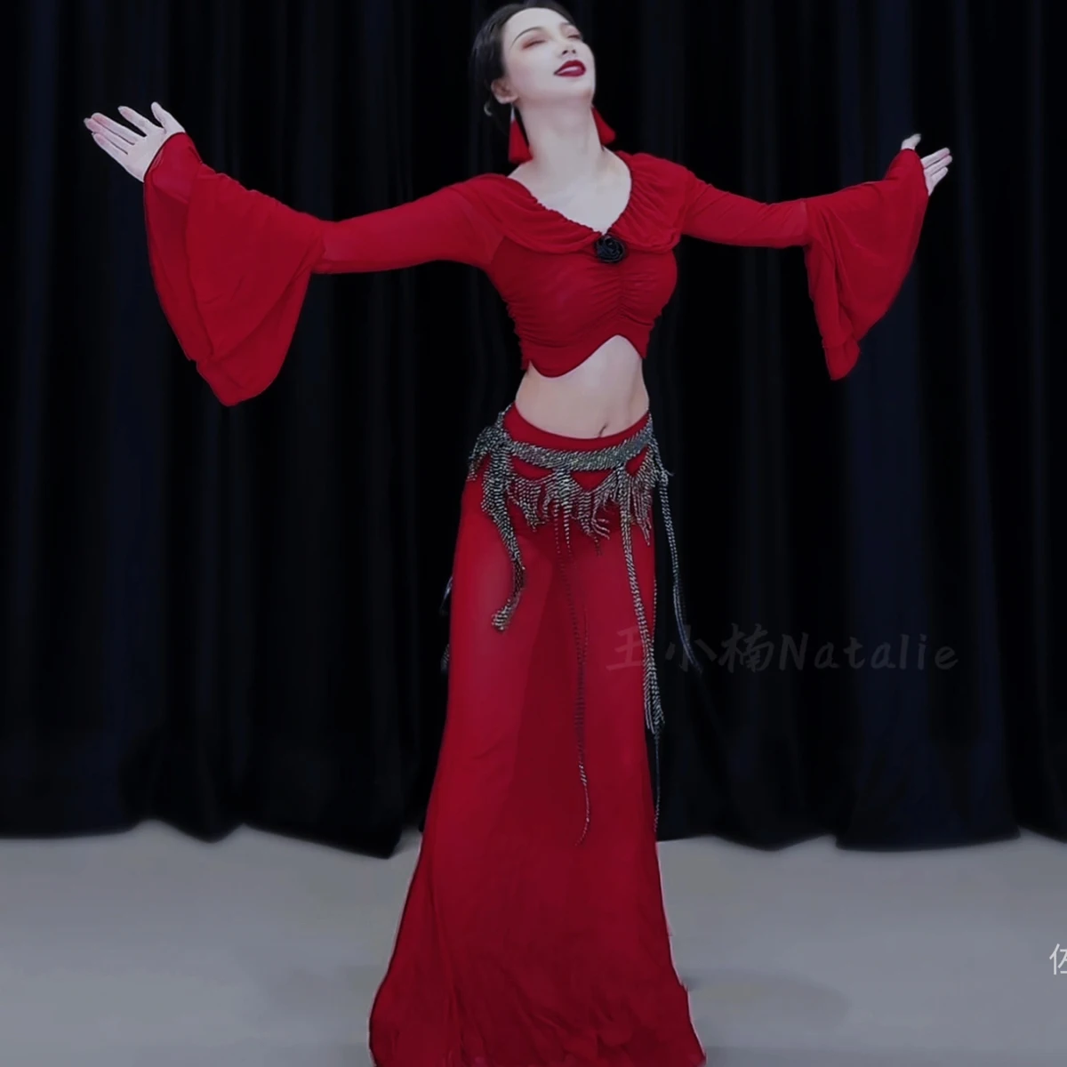 

Belly dance practice clothes set women's V-neck long sleeved top+sexy long skirt 2pcs Oriental dance performance costumes
