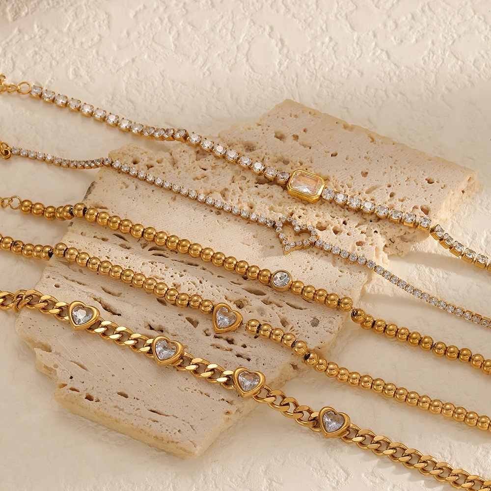 Luxuriöses, glänzendes, weißes Zirkon-Herz-Armband, 18K Goldfarben plattiert, Edelstahl, wasserdicht, Schmuckgeschenke für Damen – Detail 2