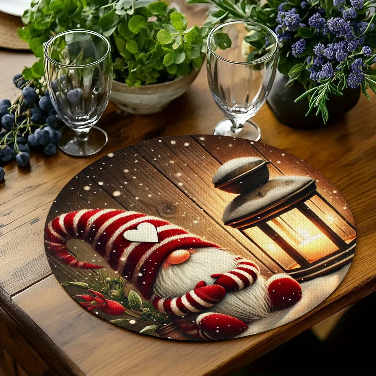 2/4/6/8Pcs Christmas Round Placemats Made of Polyester Woven Fabric, Printed with a Bunch of Christmas Red Pine Trees and Cookie Patterns, Washable, Suitable for Holiday Table Decoration