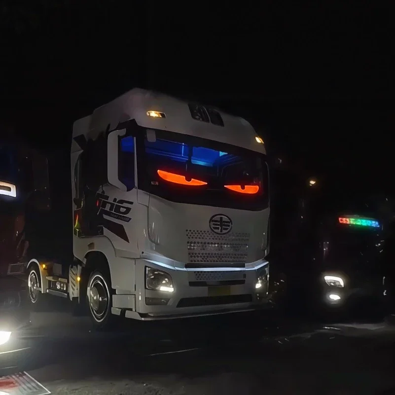 De nieuwste vrachtwagen dynamische demon eye Demon eye truck kan worden aangepast patroonkopie LED-zachtfilmscherm APP-bediening