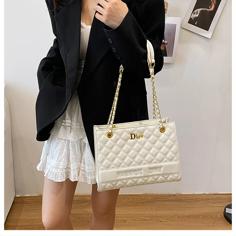 Nouveau fourre-tout à chaîne matelassé pour femmes-sac à bandoulière de luxe polyvalent de grande capacité pour les déplacements