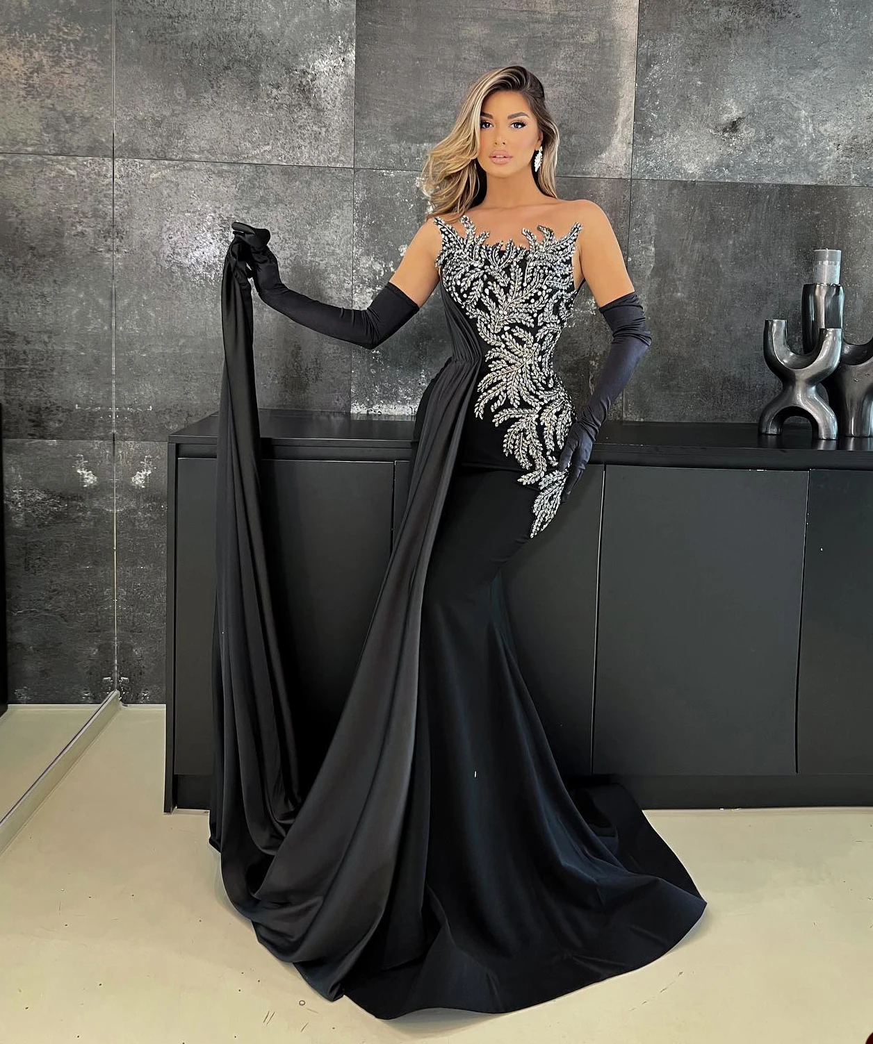 Gorgeous Evening Dress Mermaid Formal Occasion Dress Art Deco-inspired Neck Leaves Applicants Pleats Prom Dress Vestido De Noite