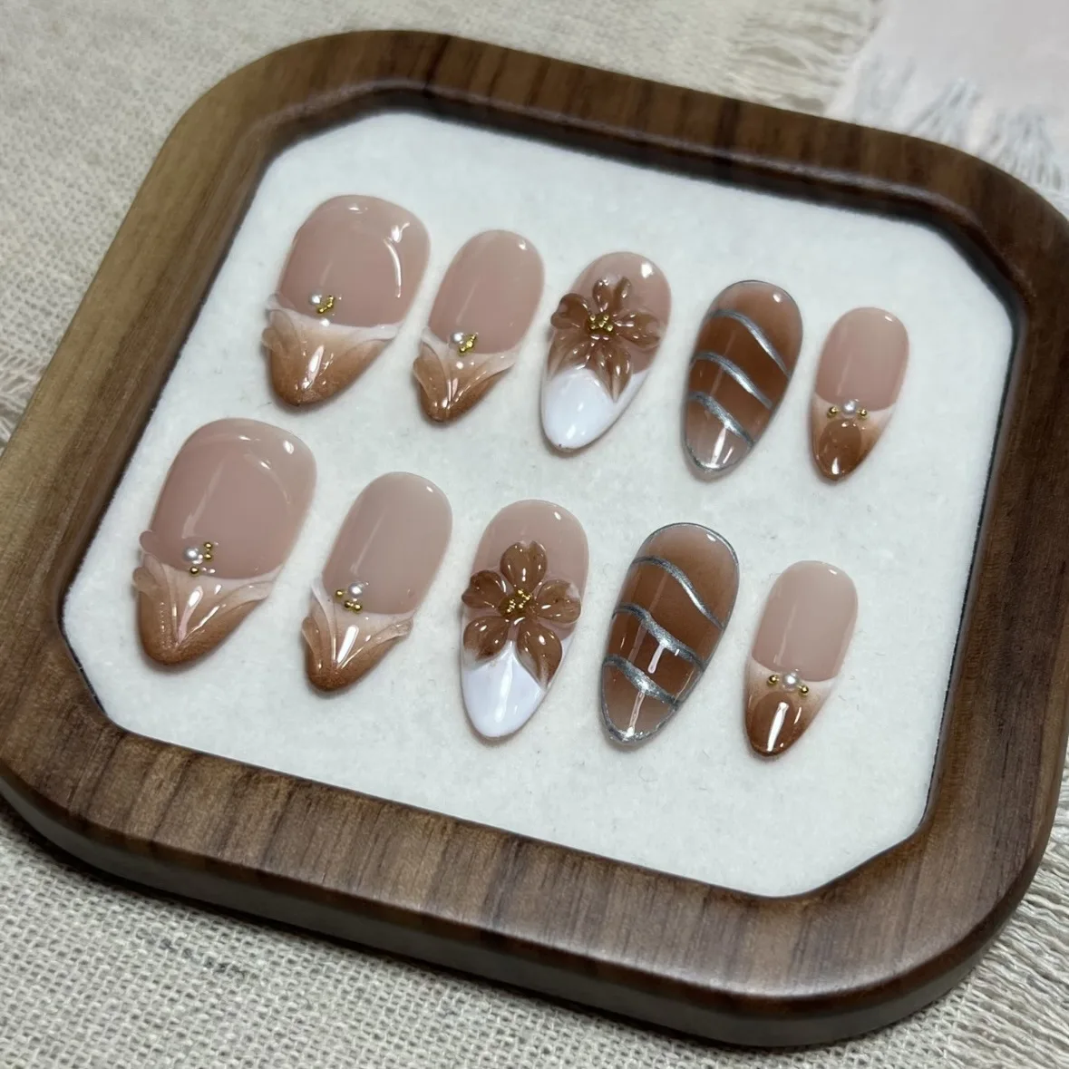 

24Pcs Mid-length Almond Fake Nails Brown Smudge French Full Cover Nails Tips 3D Flower Pearl Detachable Press on False Nails Art