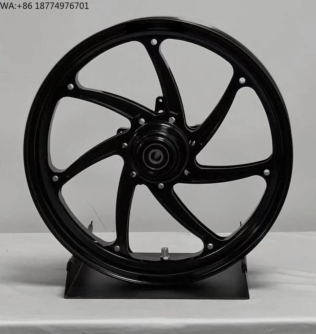 

Suitable for Yamaha SRMAX Modified Forged Wheel Hub Made in China Forged Aluminium Alloy T6 6061 Motorcycle Hub Wheel