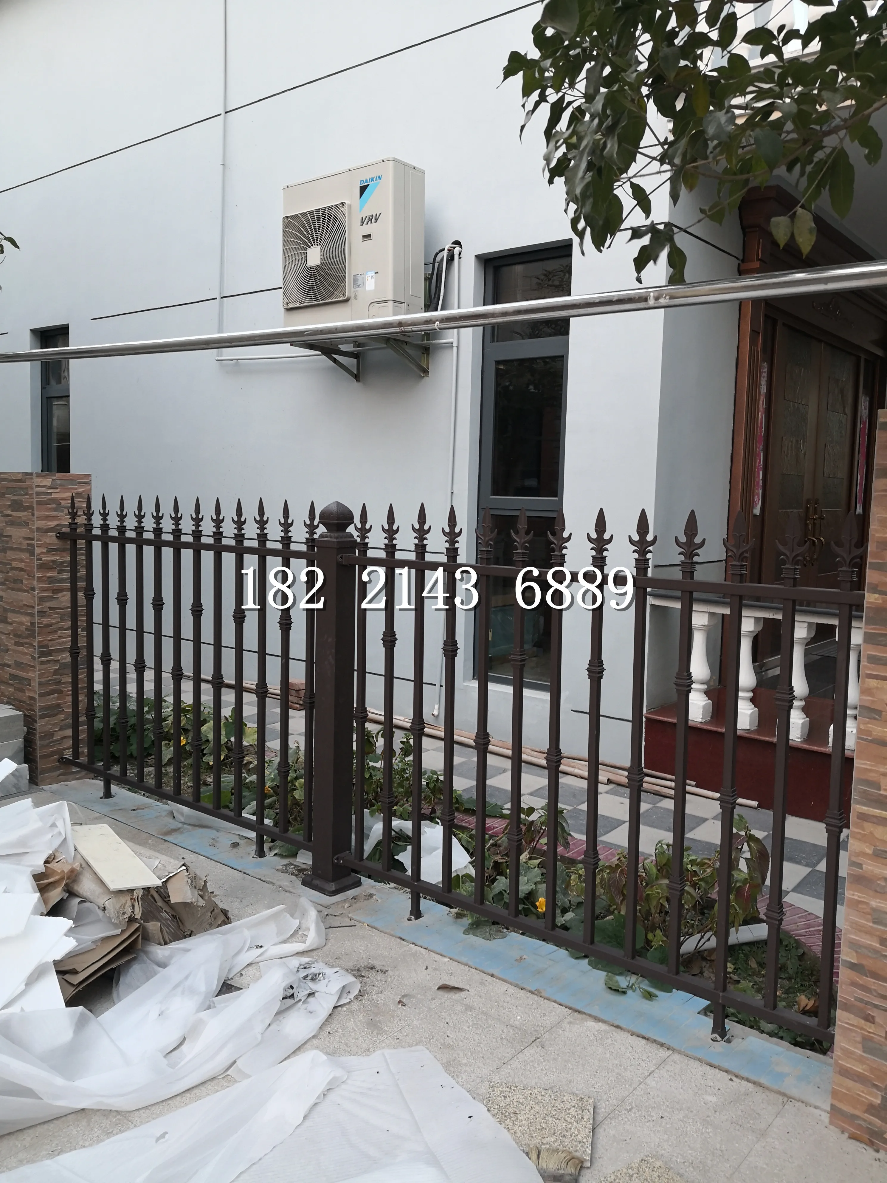 

Home Use Aluminum Wrought Iron Metal Fences Panel Ornamental Garden Fencing Iron Gates